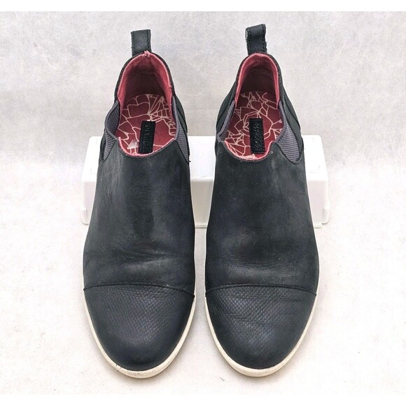 OluKai Waipahe Shoes Womens Size 8 Black Leather Slip On Casual Classic Booties - Picture 2 of 11